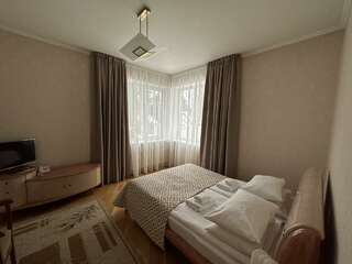 Гостиница Универсал Светлогорск 2-комнатный номер стандарт комфорт-7