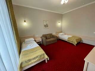 Гостиница Универсал Светлогорск Номер стандарт с 2 односпальными кроватями-3