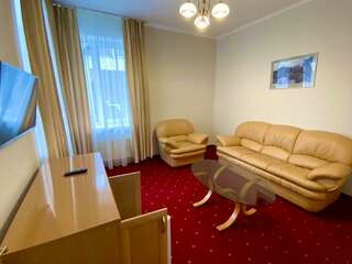 Гостиница Универсал Светлогорск Номер стандарт комфорт с 1 двуспальной кроватью-11