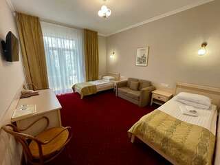 Гостиница Универсал Светлогорск Номер стандарт с 2 односпальными кроватями-4