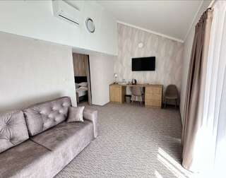 Гостиница Универсал Светлогорск 2-комнатный номер стандарт комфорт-17