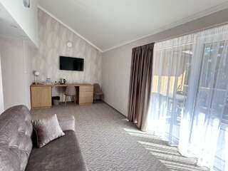 Гостиница Универсал Светлогорск 2-комнатный номер стандарт комфорт-18