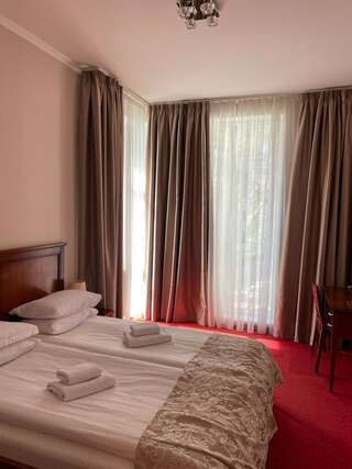 Гостиница Универсал Светлогорск Двухместный номер с совместной кроватью-4