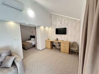 Гостиница Универсал Светлогорск 2-комнатный номер стандарт комфорт-20